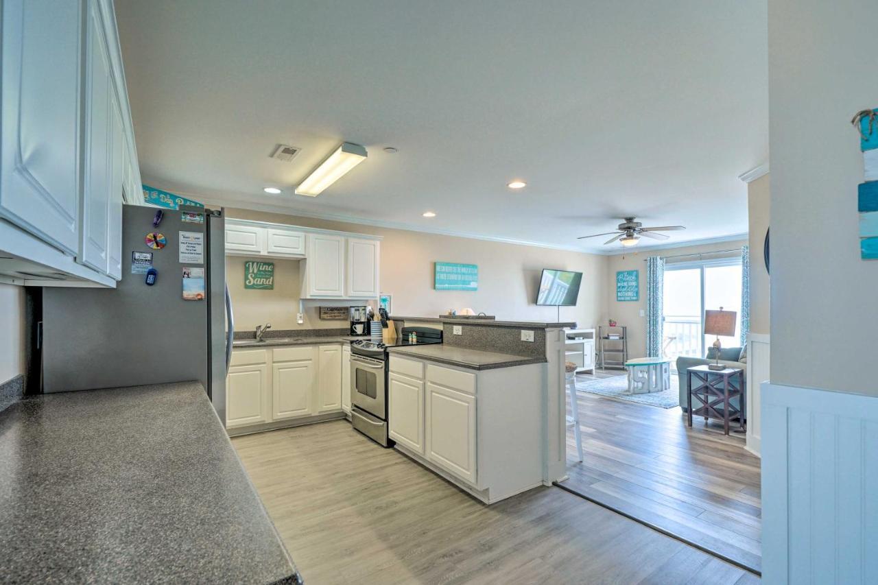 Ocean-View Oak Island Condo, 1 Block To Beach! Exterior foto