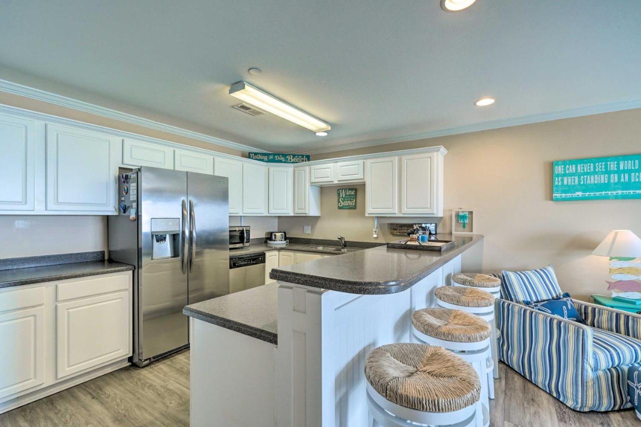 Ocean-View Oak Island Condo, 1 Block To Beach! Exterior foto