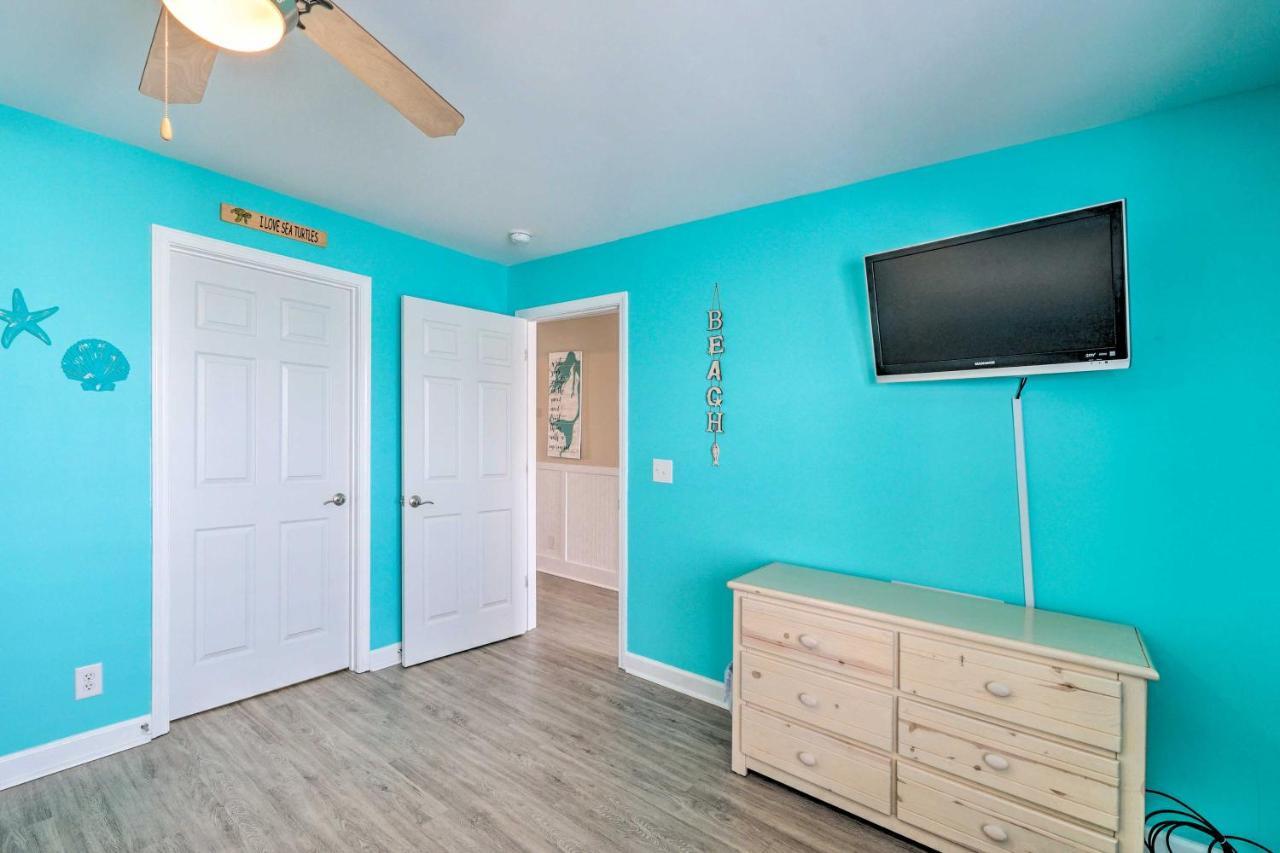Ocean-View Oak Island Condo, 1 Block To Beach! Exterior foto
