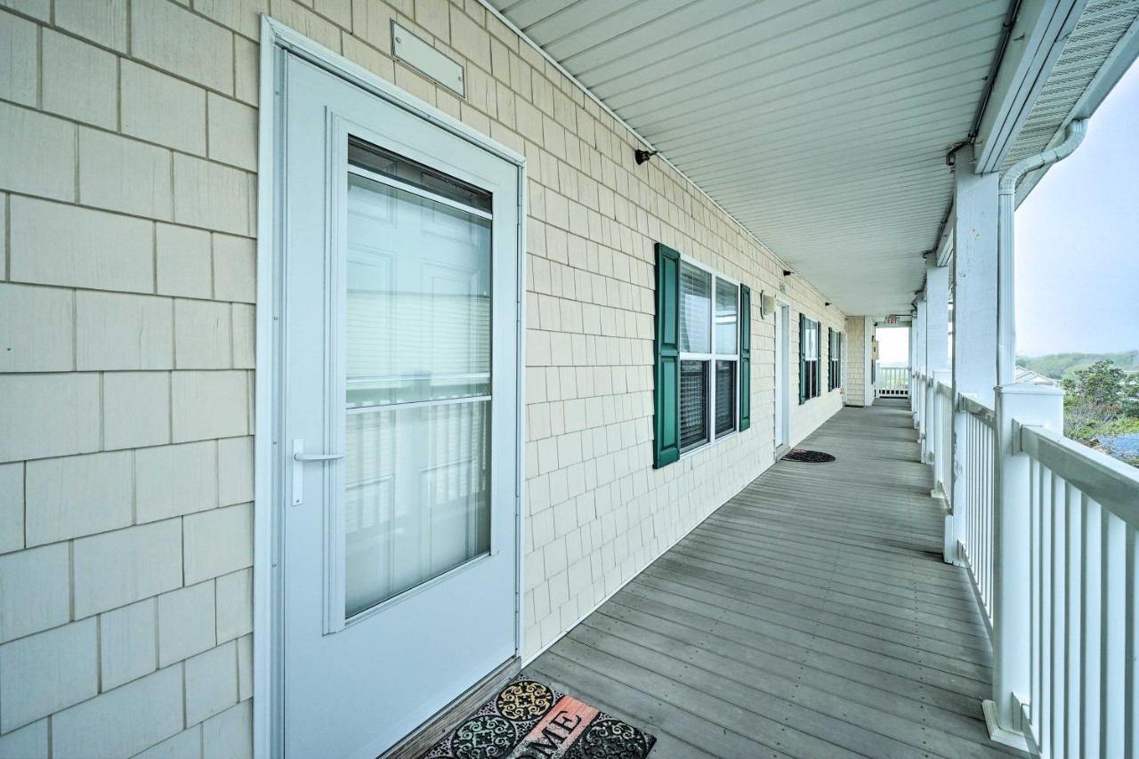 Ocean-View Oak Island Condo, 1 Block To Beach! Exterior foto