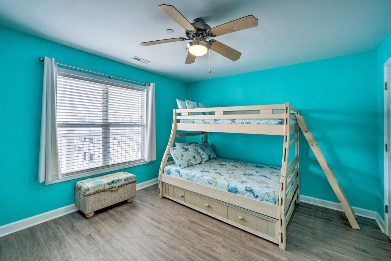 Ocean-View Oak Island Condo, 1 Block To Beach! Exterior foto
